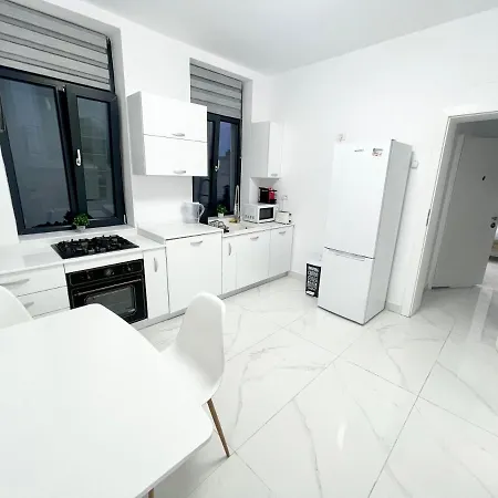 Apollo 2 Апартаменты *